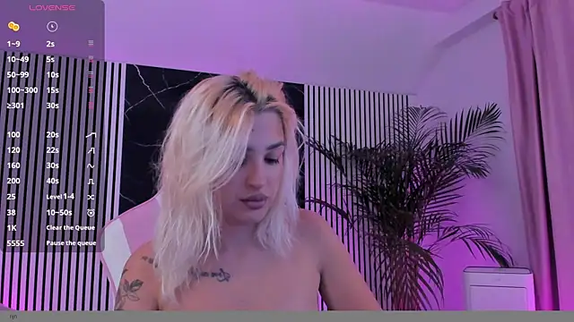 daisyblushh online show from November 3, 2025, 7:37 pm