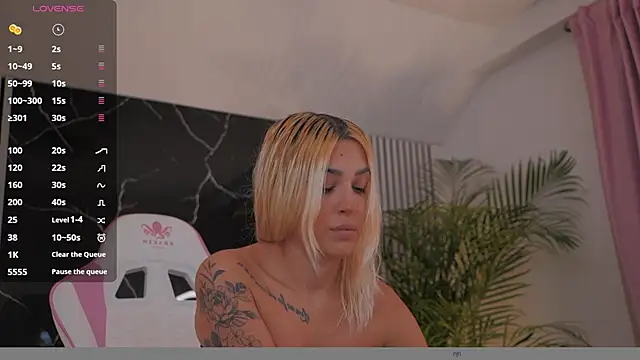 daisyblushh online show from November 15, 2025, 5:09 pm