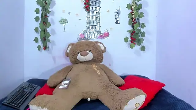 NataliaAndJulliam online show from March 6, 2026, 5:59 am