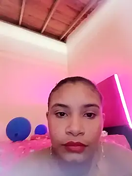 liz7skinny online show from September 12, 2025, 6:52 pm