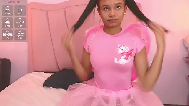 liz7skinny online show from November 29, 2025, 9:29 pm