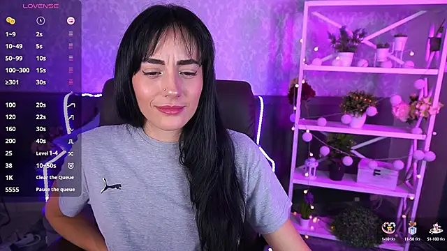 EviLune online show from October 10, 2025, 6:23 am