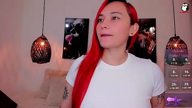 Snapshot of luna_lobooo chatting on October 21, 2025, 6:30 pm luna lobooo online show from October 21, 2025, 6:30 pm