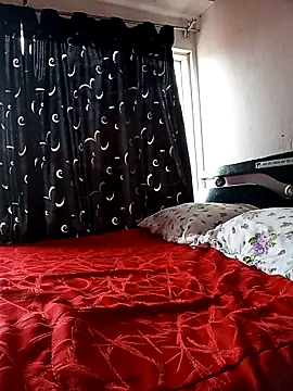 Snapshot of SharonDustLove chatting on September 24, 2025, 9:40 pm SharonDustLove online show from September 24, 2025, 9:40 pm