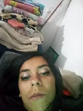 Snapshot of SharonDustLove chatting on October 18, 2025, 2:47 am SharonDustLove online show from October 18, 2025, 2:47 am