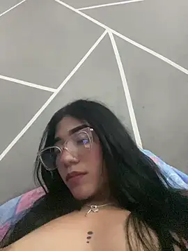 ElaRose 12 online show from January 17, 2026, 7:39 pm