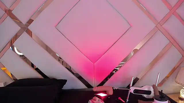 Mariee rosee online show from October 19, 2025, 3:07 am