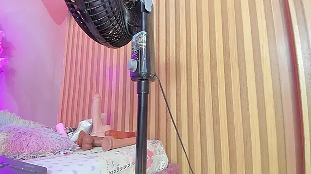 violet taylor  online show from January 15, 2026, 2:16 am