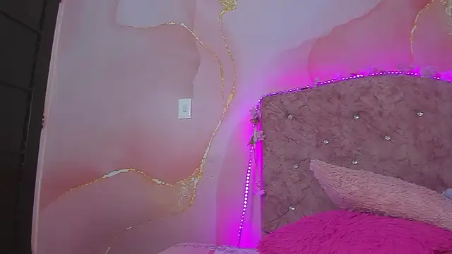 violet taylor  online show from March 9, 2026, 2:26 am