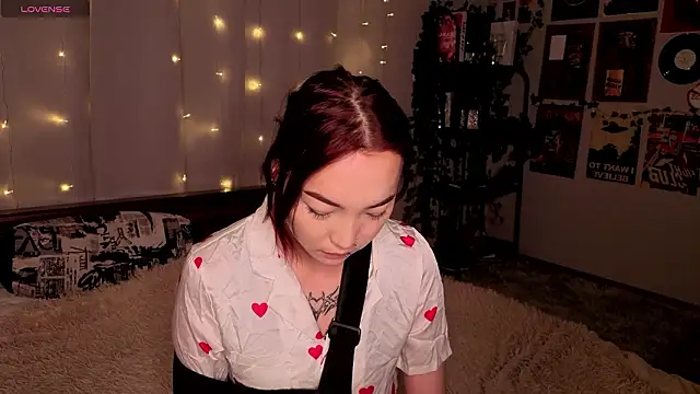 OdetteBiddy online show from February 3, 2026, 8:03 pm