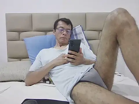 skinnylatino51 online show from September 15, 2025, 12:21 am