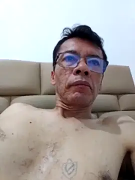 skinnylatino51 online show from April 17, 2026, 12:24 am