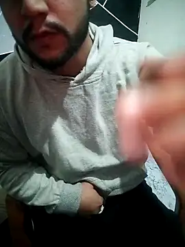 Kartikkartik8595 online show from November 27, 2025, 9:28 pm