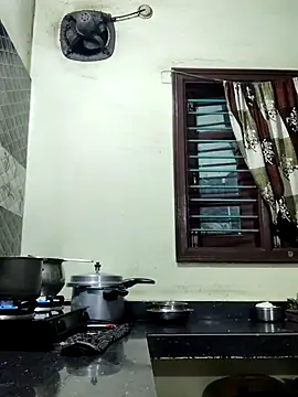 papukurty online show from October 18, 2025, 1:12 pm