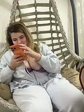 Snapshot of aydabella7777 chatting on February 19, 2026, 6:37 pm aydabella7777 online show from February 19, 2026, 6:37 pm