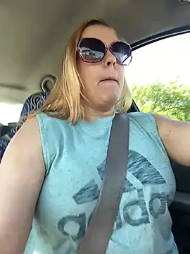 ballofuckinsunshine14 online show from April 17, 2026, 1:14 pm