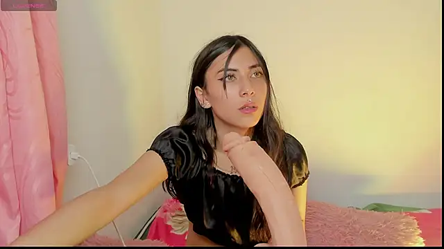 Alanaloiiss  online show from February 20, 2026, 6:48 am