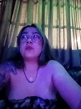 Dulcedeanis online show from November 18, 2025, 5:34 am