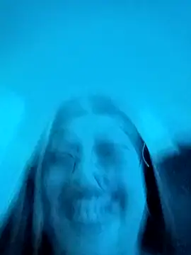 Dulcedeanis online show from April 18, 2026, 1:31 am