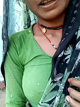 Snapshot of Shiya_janu chatting on October 14, 2025, 10:49 am Shiya janu online show from October 14, 2025, 10:49 am