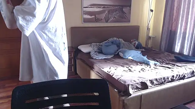 enchanting chloe online show from November 16, 2025, 8:53 am