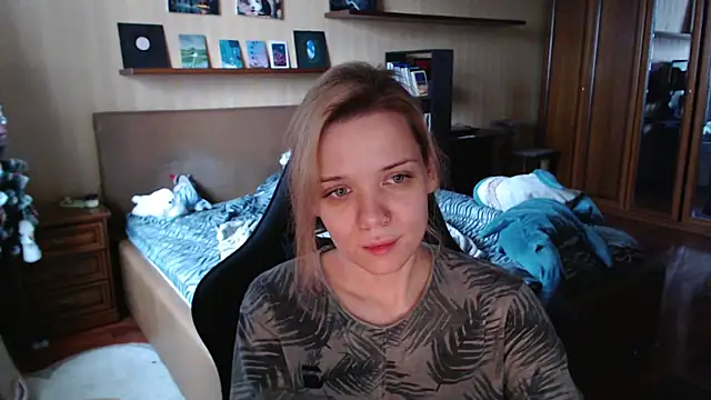 enchanting chloe online show from January 6, 2026, 9:35 am