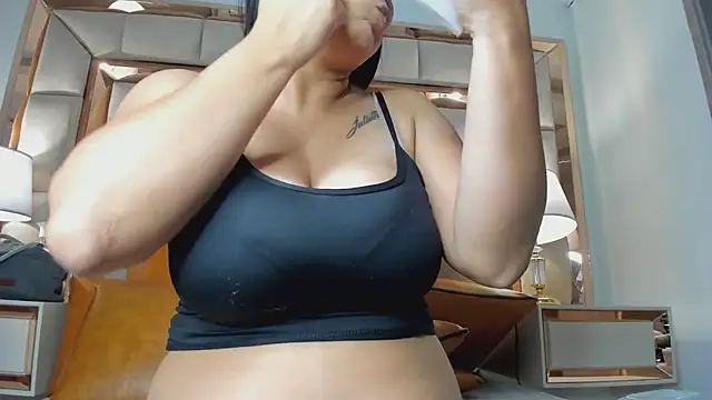 Snapshot of ValentinaBreats chatting on June 2, 2026, 12:07 pm ValentinaBreats online show from June 2, 2026, 12:07 pm