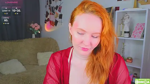 JoyceJones online show from October 17, 2025, 8:11 pm