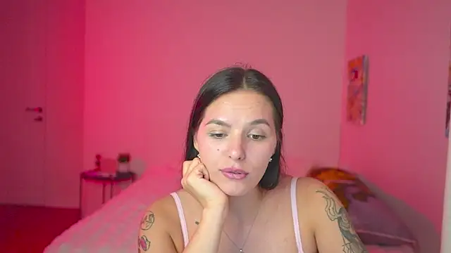 Snapshot of EwelynScott chatting on September 24, 2025, 6:00 pm EwelynScott online show from September 24, 2025, 6:00 pm