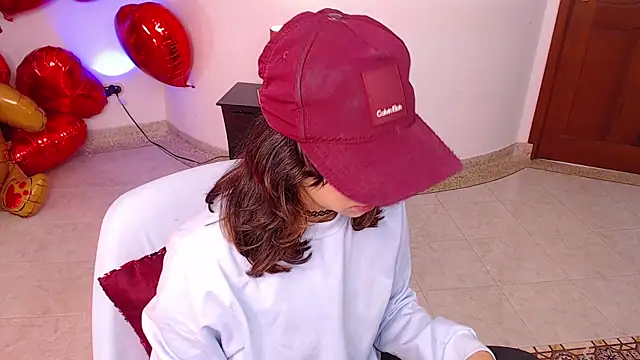 miascarlet 16 online show from October 7, 2025, 2:47 pm