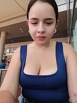 Snapshot of Lambedora_69 chatting on May 15, 2026, 6:59 pm Lambedora 69 online show from May 15, 2026, 6:59 pm