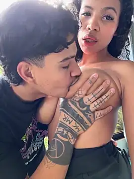 Rose-andres online show from November 30, 2025, 8:02 pm