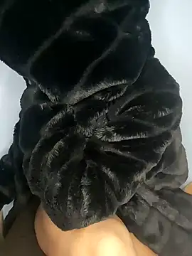 sweetybae75 online show from February 15, 2026, 10:50 pm