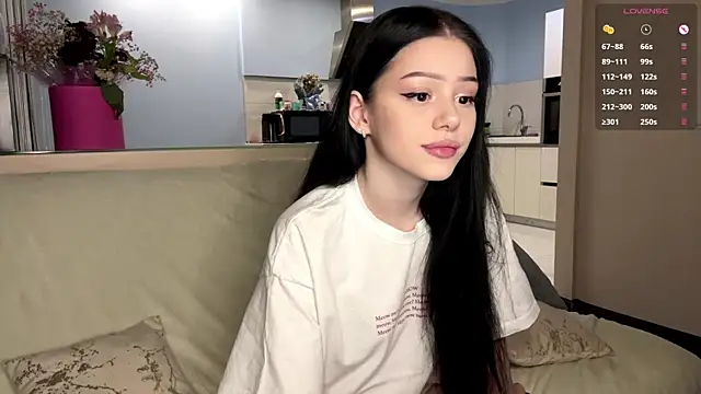 KateHardcastle online show from October 1, 2025, 1:28 pm