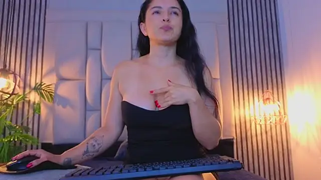 bryonycutee online show from June 8, 2026, 12:38 pm