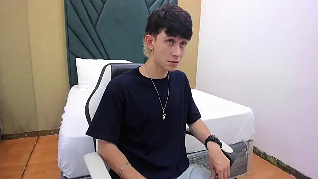 Michael blue online show from October 25, 2025, 8:47 pm