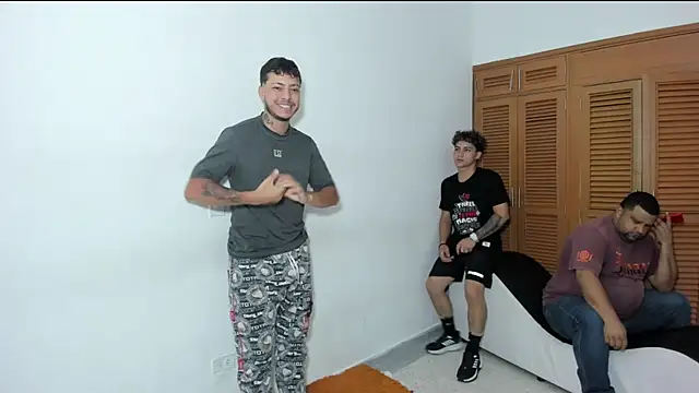 brutal sex room2k online show from October 16, 2025, 1:23 pm