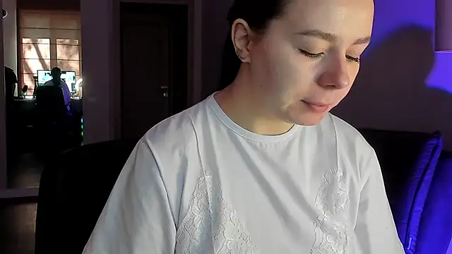 Snapshot of Di_na_Bell chatting on May 8, 2026, 5:46 am Di na Bell online show from May 8, 2026, 5:46 am