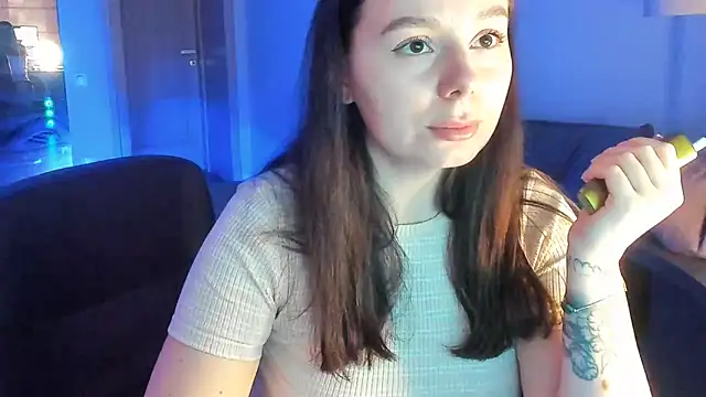 Snapshot of Di_na_Bell chatting on May 18, 2026, 5:46 am Di na Bell online show from May 18, 2026, 5:46 am