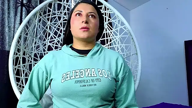 cuteeimy online show from December 15, 2025, 7:07 pm