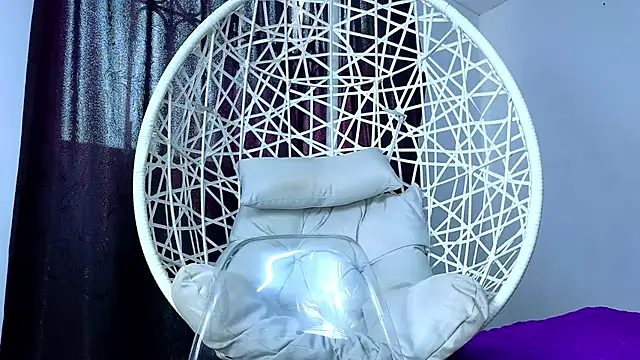 cuteeimy online show from December 16, 2025, 6:57 pm