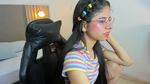 carlina 15 online show from October 1, 2025, 12:22 pm