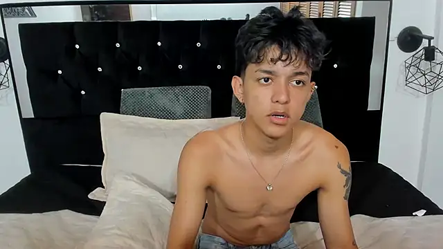 Sebas cat online show from October 22, 2025, 10:20 pm