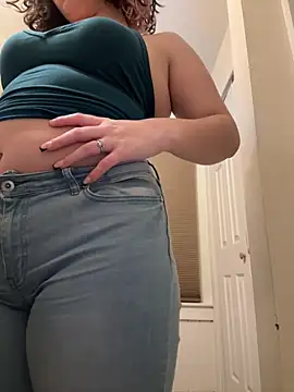 babykalirose online show from February 19, 2026, 2:29 am