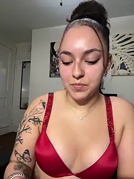 Snapshot of babykalirose chatting on May 30, 2026, 1:14 am babykalirose online show from May 30, 2026, 1:14 am