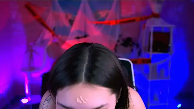 KimClarks  online show from October 30, 2025, 12:39 pm