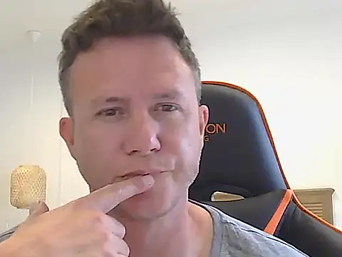 Snapshot of TroyDieselXXX chatting on October 20, 2025, 6:36 am TroyDieselXXX online show from October 20, 2025, 6:36 am