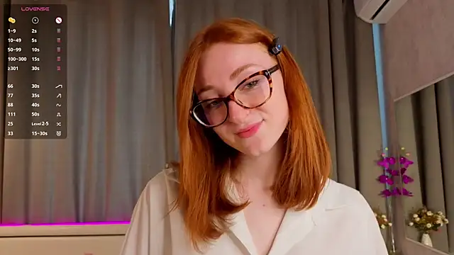 VeronaHascall online show from October 6, 2025, 4:21 am