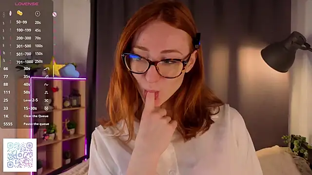VeronaHascall online show from October 19, 2025, 4:46 am