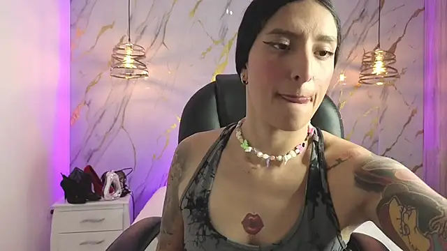 Scaarlettfox online show from December 18, 2025, 7:31 pm